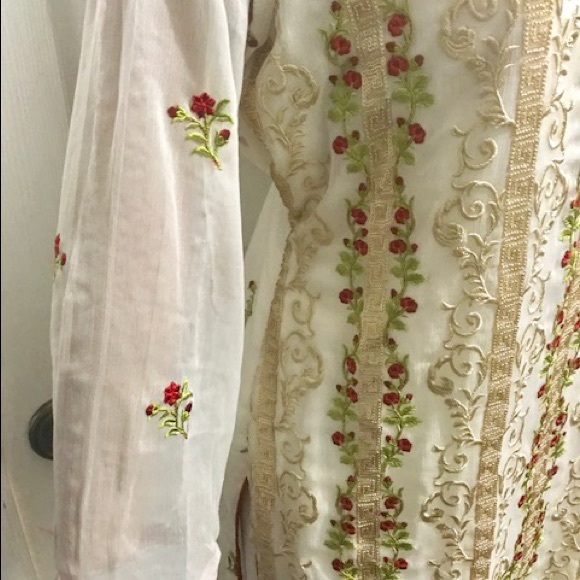 White georgette with light green and red work - Picture 3 of 3
